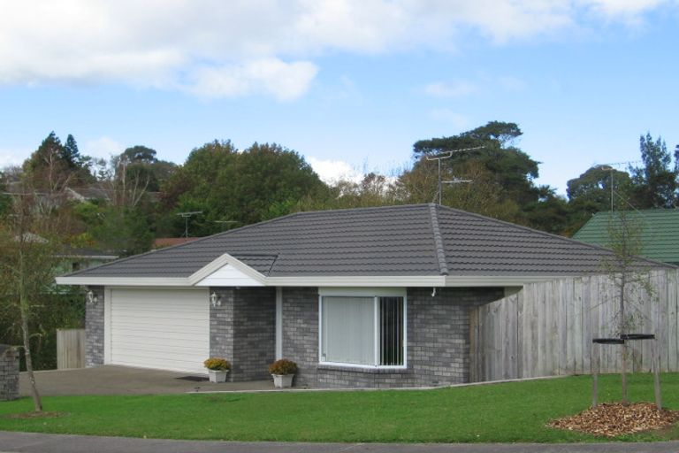 Photo of property in 4 Milan Drive, Glen Eden, Auckland, 0602