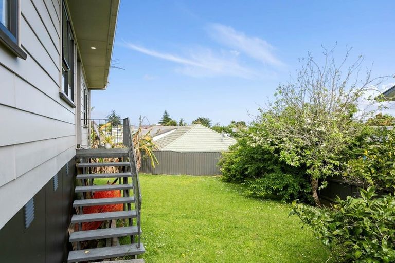 Photo of property in 6 Kopu Place, Clendon Park, Auckland, 2103