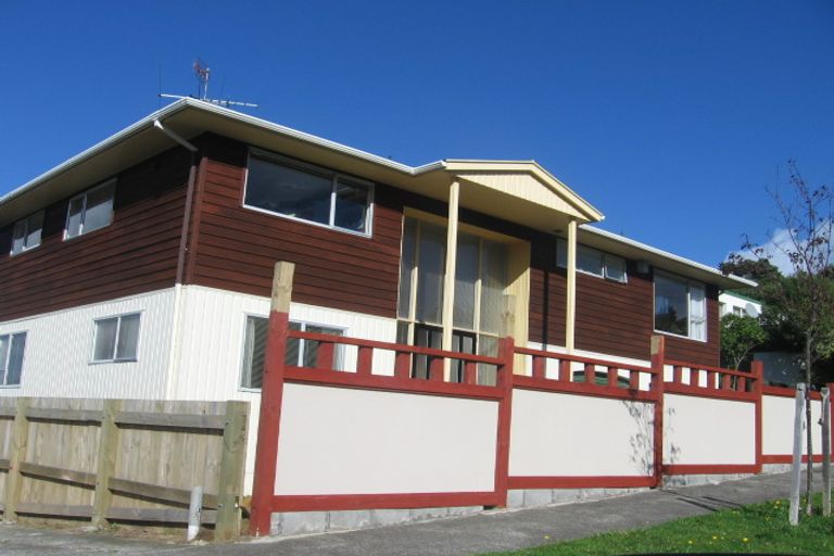 Photo of property in 4 Stanhope Grove, Korokoro, Lower Hutt, 5012