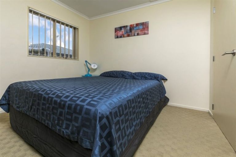 Photo of property in 1 Burton's Drive, Swanson, Auckland, 0614