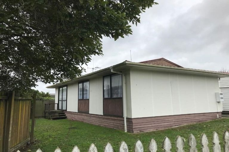 Photo of property in 2 Sequoia Place, Pukete, Hamilton, 3200