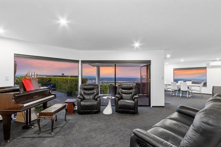 Photo of property in 1/31 Harry Ell Drive, Cashmere, Christchurch, 8022
