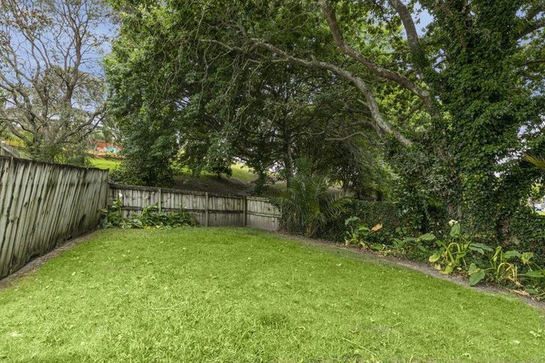 Photo of property in 1/36 Camelot Place, Glenfield, Auckland, 0629