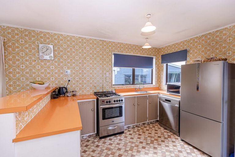 Photo of property in 8 Karyn Street, Castlecliff, Whanganui, 4501