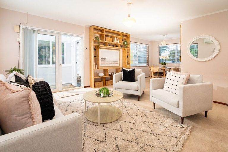 Photo of property in 104 Tauhinu Road, Miramar, Wellington, 6022