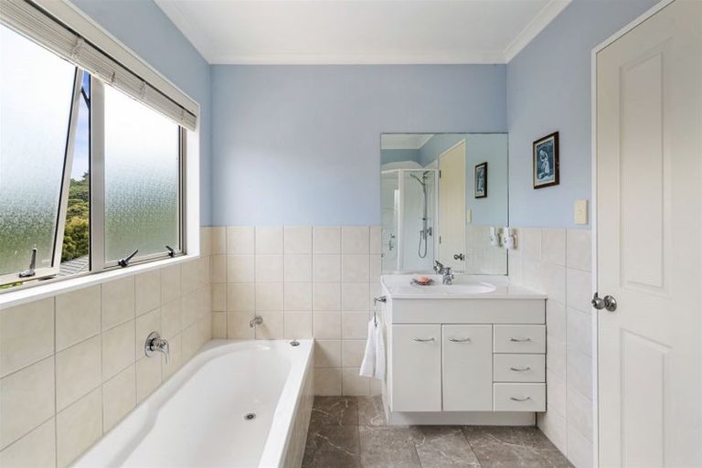 Photo of property in 131 Glendhu Road, Bayview, Auckland, 0629