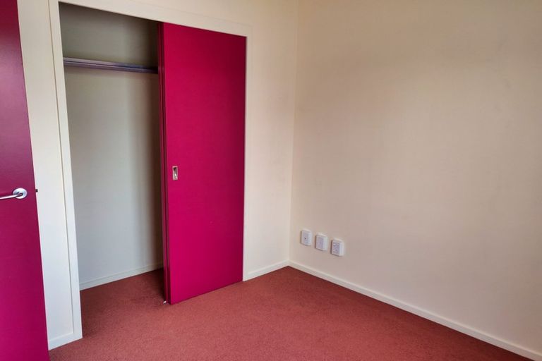 Photo of property in 3 Kelvin Grove, Te Aro, Wellington, 6011