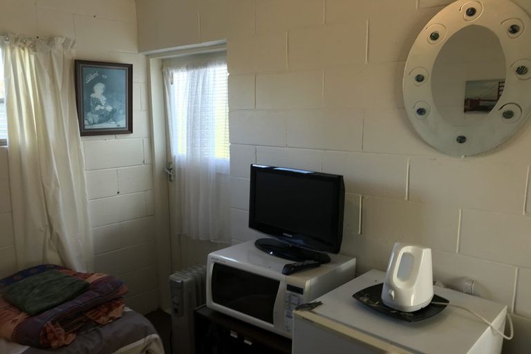 Photo of property in 2 Bongard Road, Whitianga, 3510