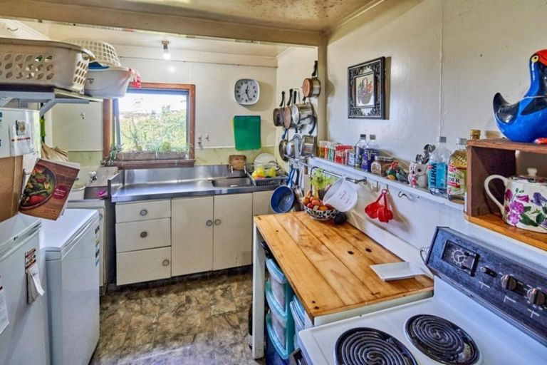 Photo of property in 17 Oku Street, Island Bay, Wellington, 6023