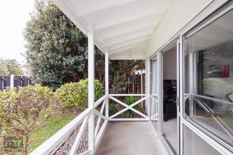 Photo of property in 22 Lyndale Place, Kelvin Grove, Palmerston North, 4414