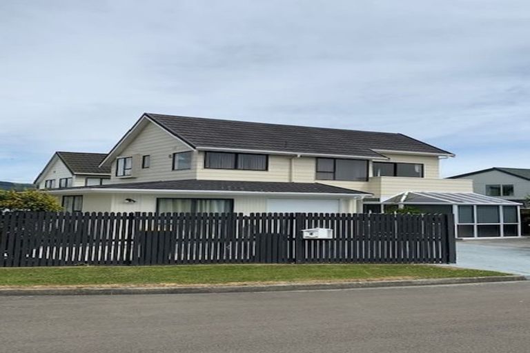 Photo of property in 1 Thurso Grove, Papakowhai, Porirua, 5024