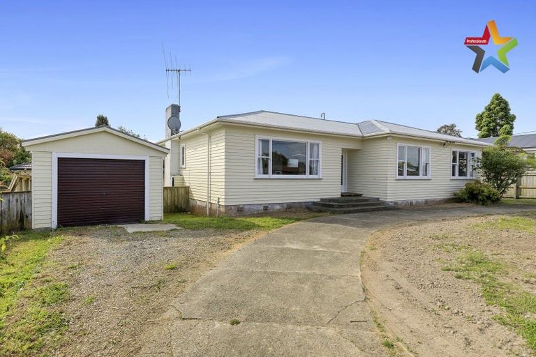 Photo of property in 137 Weraroa Road, Levin, 5510