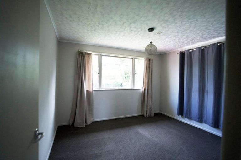 Photo of property in 12 Lucinda Place, Glen Eden, Auckland, 0602