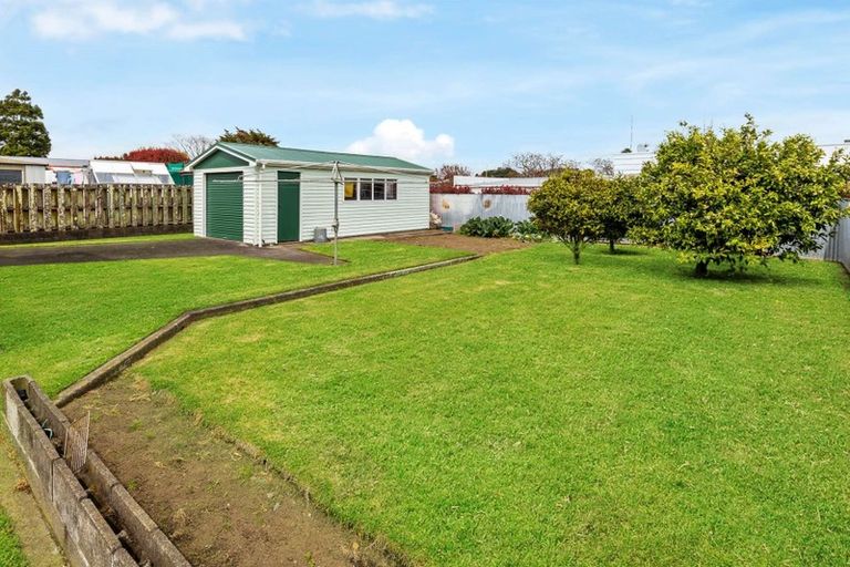 Photo of property in 32 Clifton Drive, Waitara, 4320