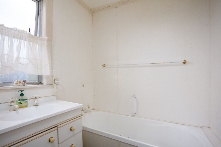 Photo of property in 1 Aerodrome Road, Elgin, Gisborne, 4010