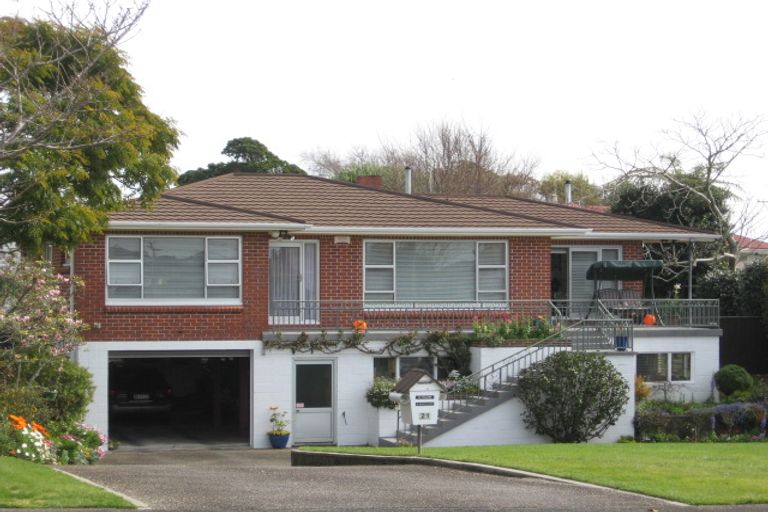 Photo of property in 21 Hutchins Street, Waitara, 4320