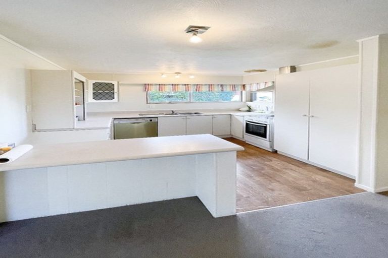 Photo of property in 27 Pooley Street, Pakuranga Heights, Auckland, 2010