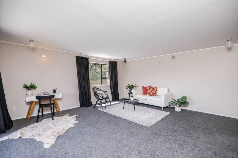 Photo of property in 16 Dominica Crescent, Grenada Village, Wellington, 6037