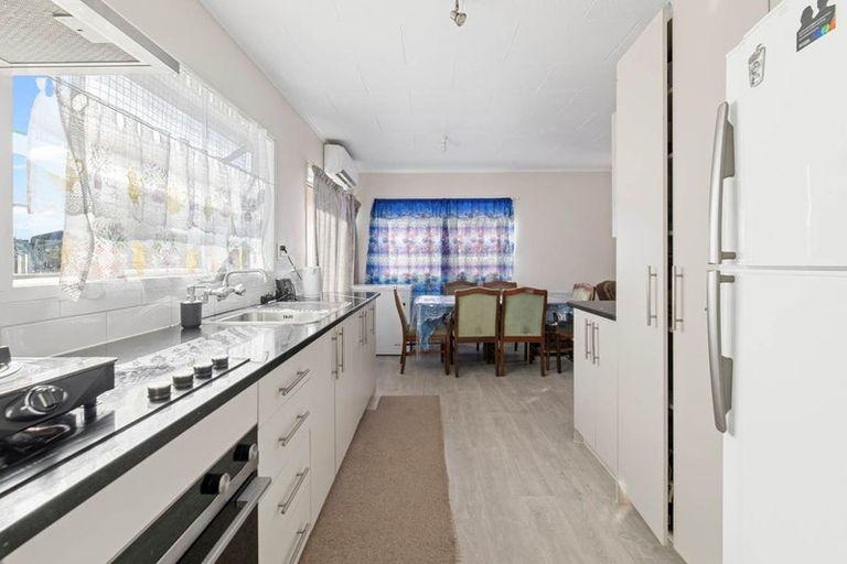 Photo of property in 78 Burundi Avenue, Clendon Park, Auckland, 2103