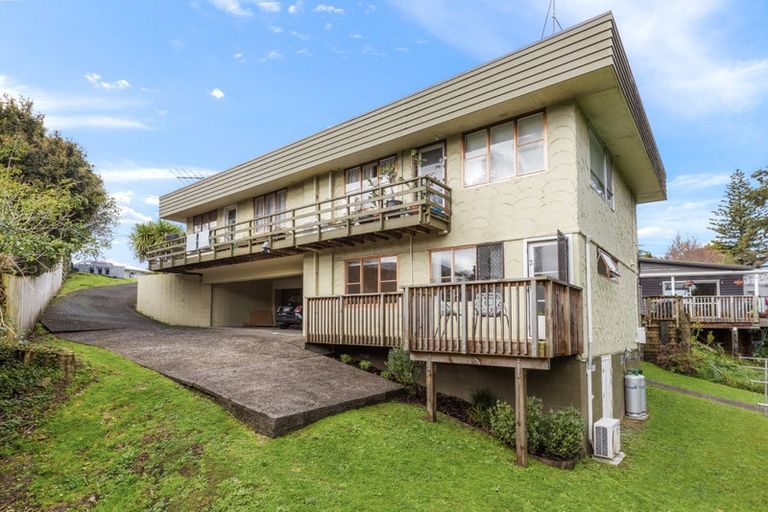 Photo of property in 3/9 Fuchsia Place, Birkdale, Auckland, 0626