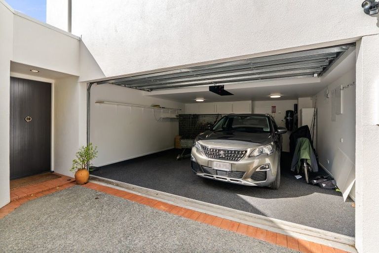 Photo of property in 52 Walter Road, Lowry Bay, Lower Hutt, 5013