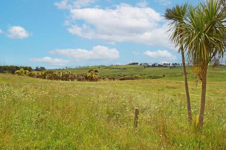 Photo of property in 17 Ranganui Road, Kaiwaka, 0573