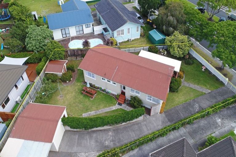 Photo of property in 65 Universal Drive, Henderson, Auckland, 0610