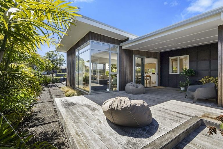 Photo of property in 75 Links Drive, Waiwhakaiho, New Plymouth, 4312
