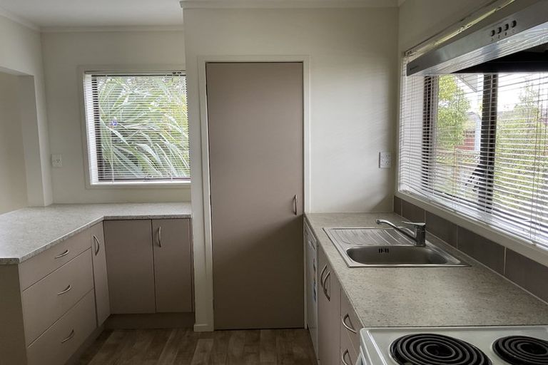 Photo of property in 2/27 Fortunes Road, Half Moon Bay, Auckland, 2012