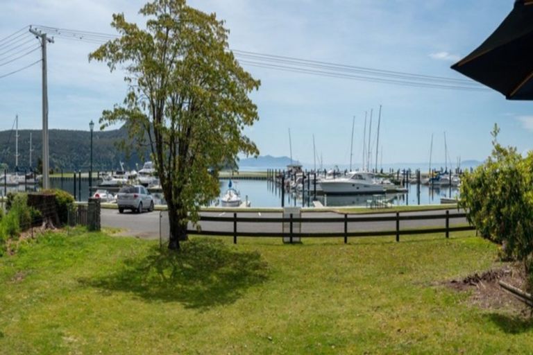 Photo of property in 34 Motuoapa Esplanade, Motuoapa, Turangi, 3382