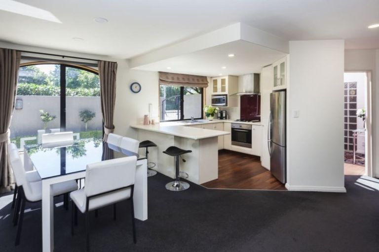 Photo of property in 1/135 Fendalton Road, Fendalton, Christchurch, 8052