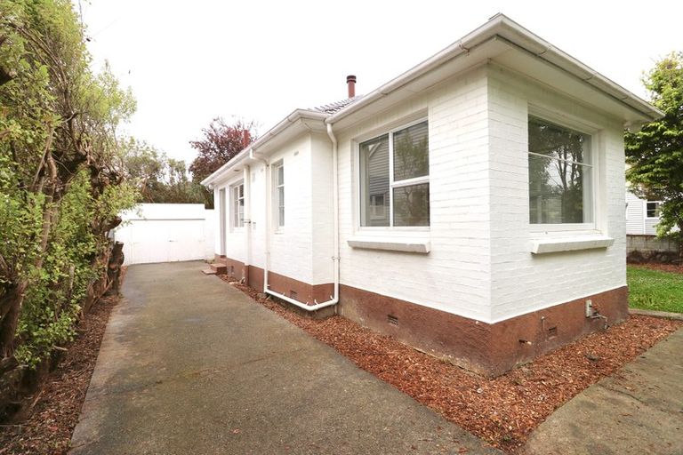 Photo of property in 10 Naenae Road, Naenae, Lower Hutt, 5011