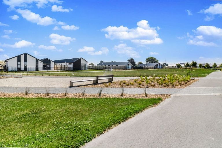 Photo of property in 11 El Patron Lane, Halswell, Christchurch, 8025