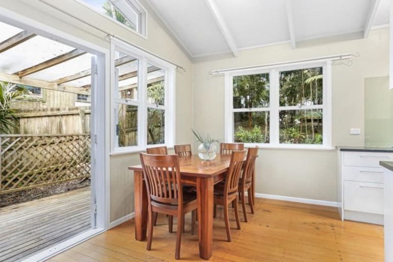 Photo of property in 759 West Coast Road, Oratia, Auckland, 0604