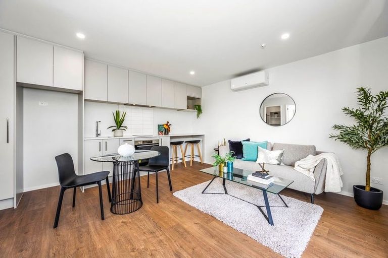 Photo of property in 4 Manaakitia Road, Karaka, 2124