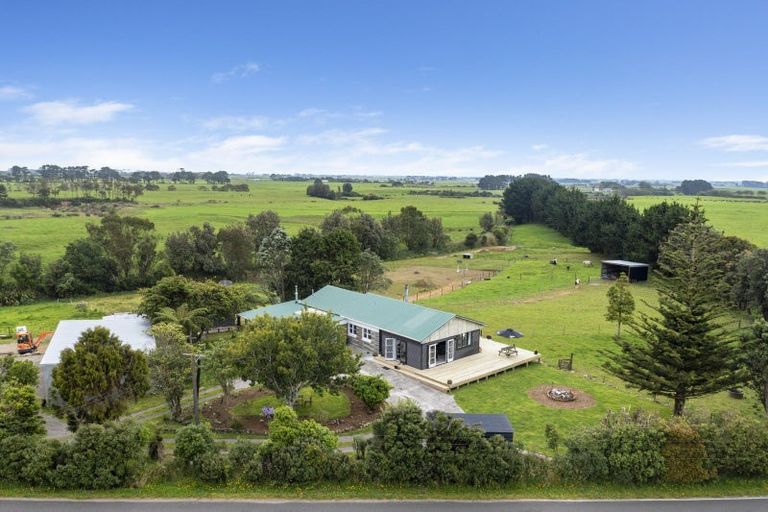 Photo of property in 2745 Opunake Road, Te Kiri, Opunake, 4682