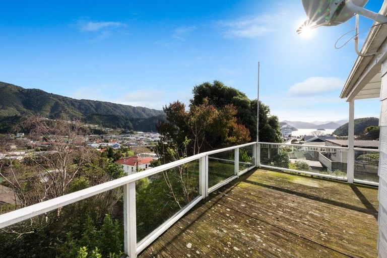 Photo of property in 126 Wellington Street, Picton, 7220