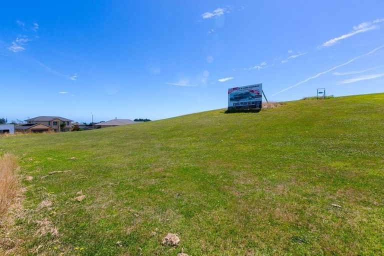 Photo of property in 20 Links Drive, Waiwhakaiho, New Plymouth, 4312