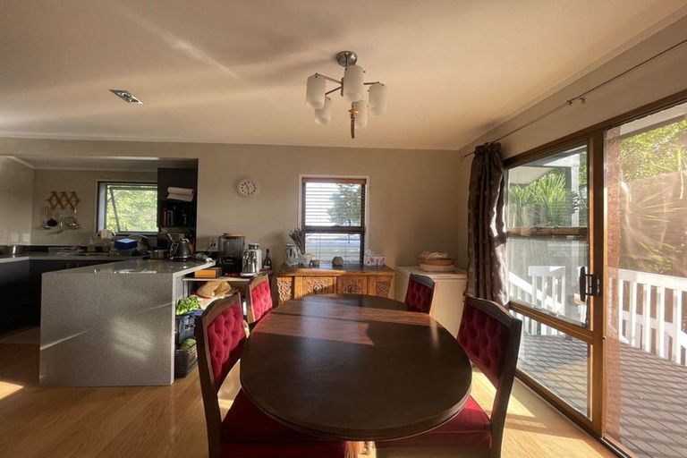 Photo of property in 1/2 Brian Avenue, Forrest Hill, Auckland, 0620