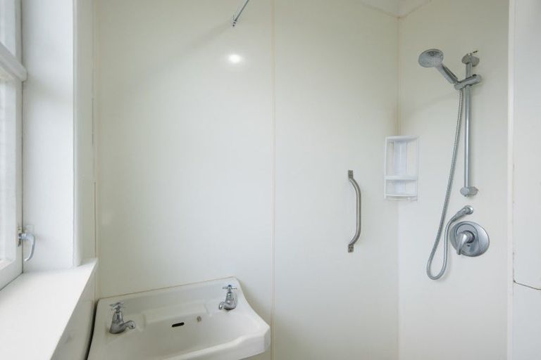 Photo of property in 36 Cambridge Street, Levin, 5510