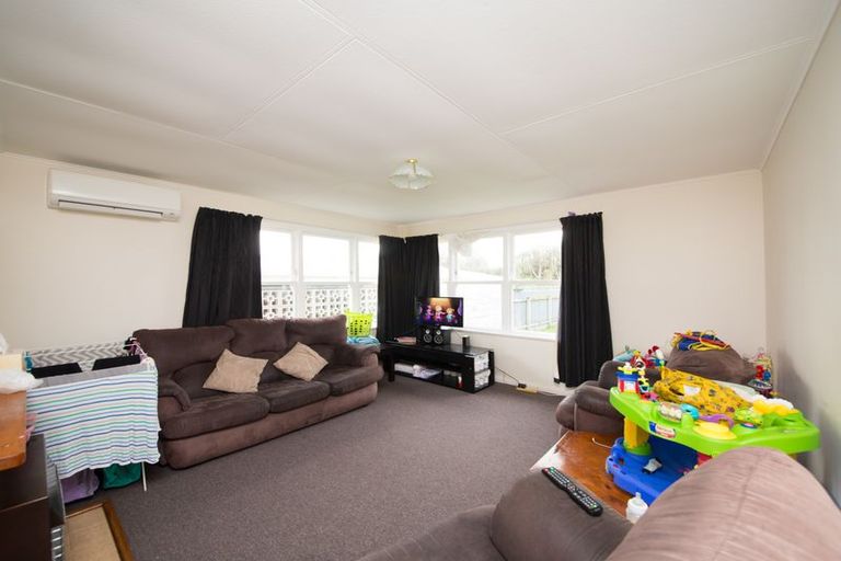Photo of property in 17 Bristol Crescent, Roslyn, Palmerston North, 4414