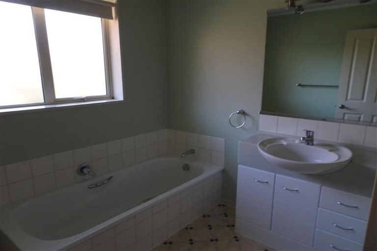 Photo of property in 28 Kildare Terrace, Lincoln, 7608