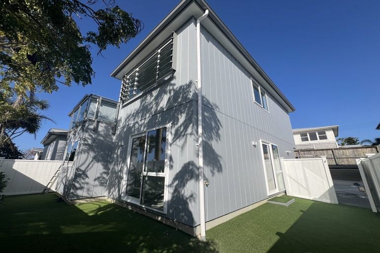 Photo of property in 319c East Coast Road, Mairangi Bay, Auckland, 0630