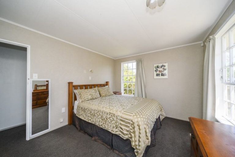 Photo of property in 25 Acacia Street, Kelvin Grove, Palmerston North, 4414