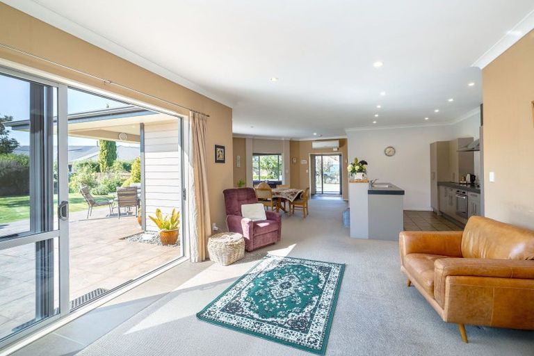 Photo of property in 5 Awhina Drive, Greytown, 5712