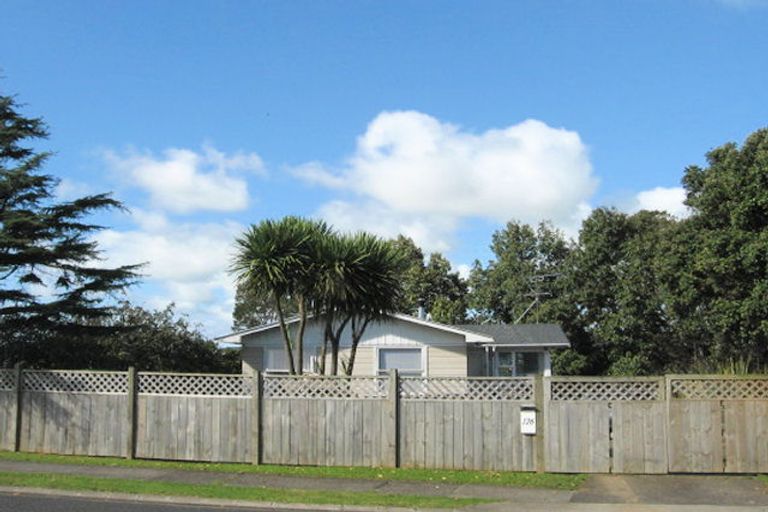 Photo of property in 126 Ennis Avenue, Pakuranga Heights, Auckland, 2010