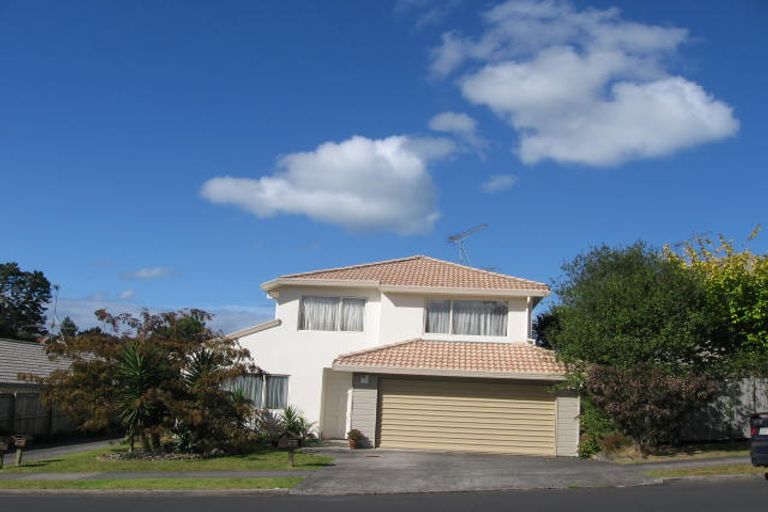Photo of property in 1/65 Unsworth Drive, Unsworth Heights, Auckland, 0632