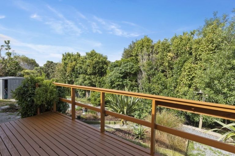 Photo of property in 3 Gribble Grove, Stokes Valley, Lower Hutt, 5019