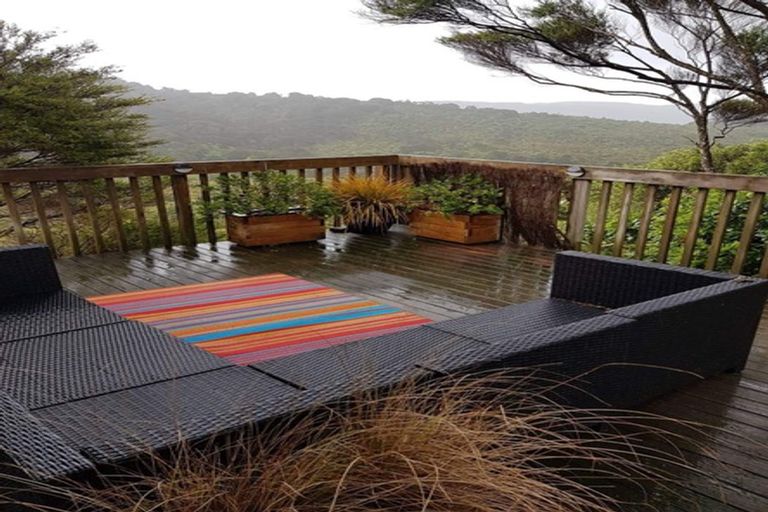 Photo of property in 8 Unity Road, Waitakere, Henderson, 0781