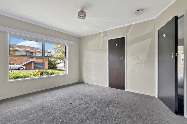 Photo of property in 1/11 Manuka Road, Bayview, Auckland, 0629